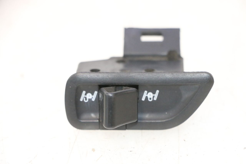 photo de ROLL LOCK SCHAKELAAR PIAGGIO MP3 500 (2016 - 2018) - Hoofdaanzicht