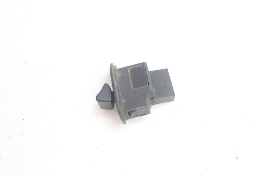 photo de ROLL LOCK SCHAKELAAR PIAGGIO MP3 125 (2006 - 2014) - Zoom op gebruiksstaat