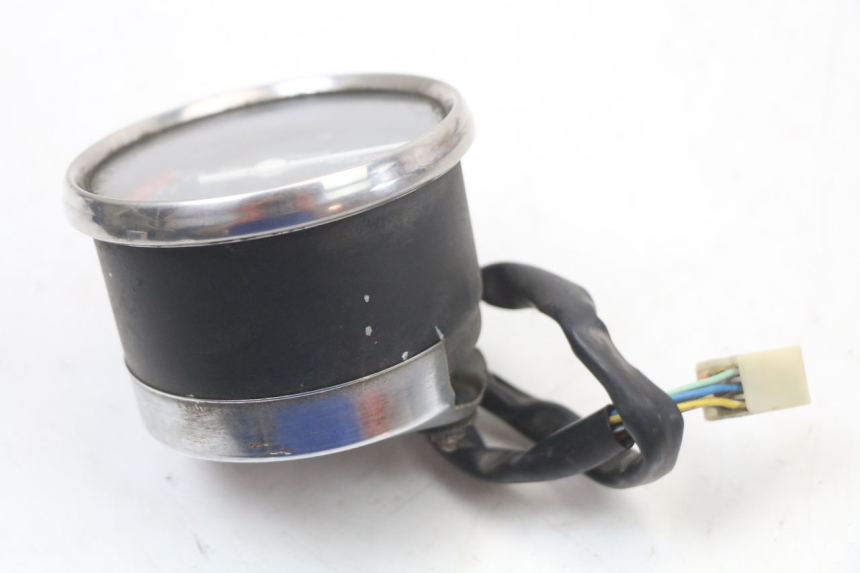 photo de TOERENTELLER SUZUKI GN 125 (1997 - 2000) - Andere kijkhoek