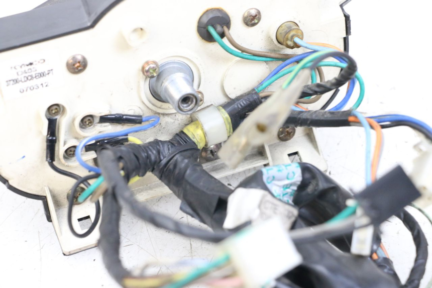 photo de TELLERSTAND KYMCO AGILITY 4T 50 (2005 - 2018) - Andere kijkhoek