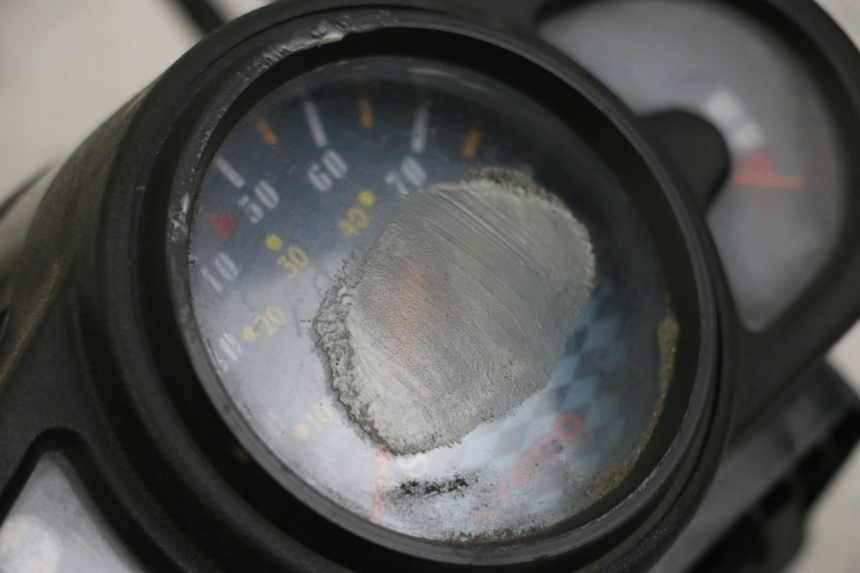 photo de TELLERSTAND KYMCO AGILITY 4T 50 (2005 - 2018) - Markeringen en referenties