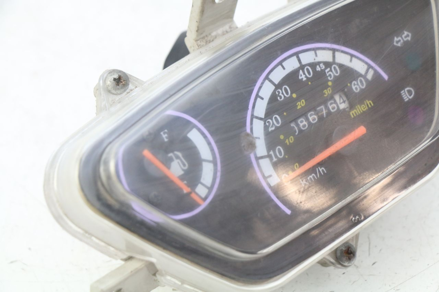 photo de TELLERSTAND TAOTAO BEATBOX 2 50 (2005 - 2017) - Bevestigingspunten