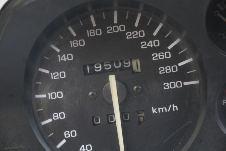 photo de TELLERSTAND HONDA CBR F SC25 1000 (1989 - 1992) - Zoom op componenten