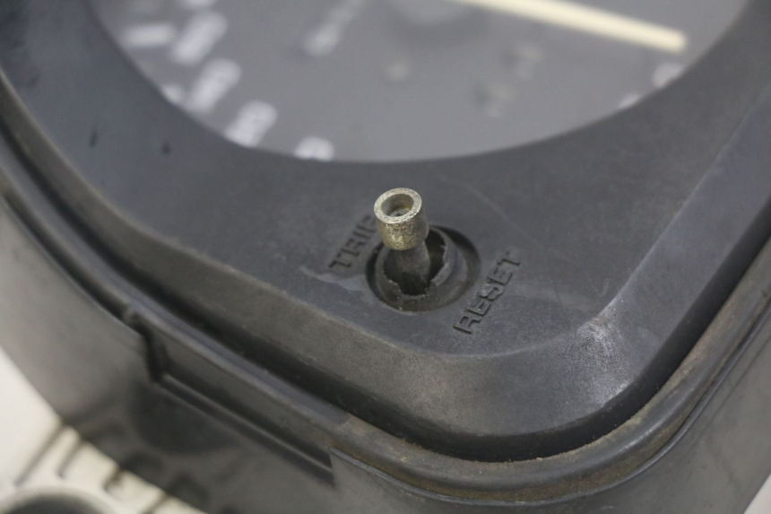 photo de TELLERSTAND HONDA CBR F SC25 1000 (1989 - 1992) - Zoom op gebruiksstaat