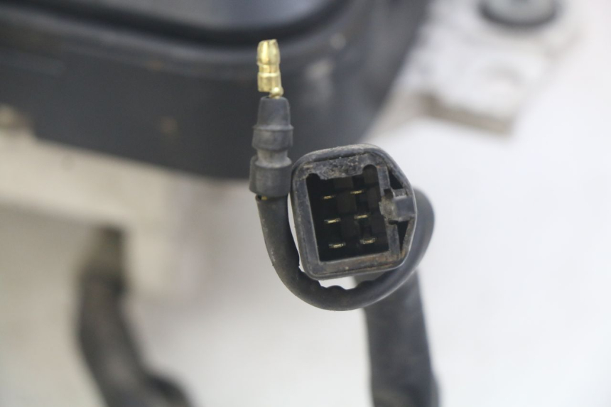 photo de TELLERSTAND HONDA CBR F SC25 1000 (1989 - 1992) - Technische close-up