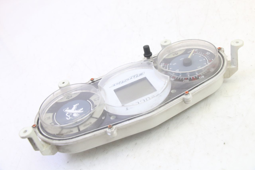 photo de TELLERSTAND PEUGEOT CITYSTAR 50 (2013 - 2017) - Bevestigingspunten