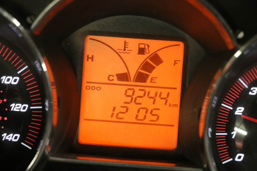 photo de TELLERSTAND KYMCO DINK STREET 125 (2009 - 2014) - Andere kijkhoek