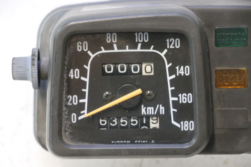 photo de TELWERK SUZUKI DR S 600 (1985 - 1989) - Zoom op componenten