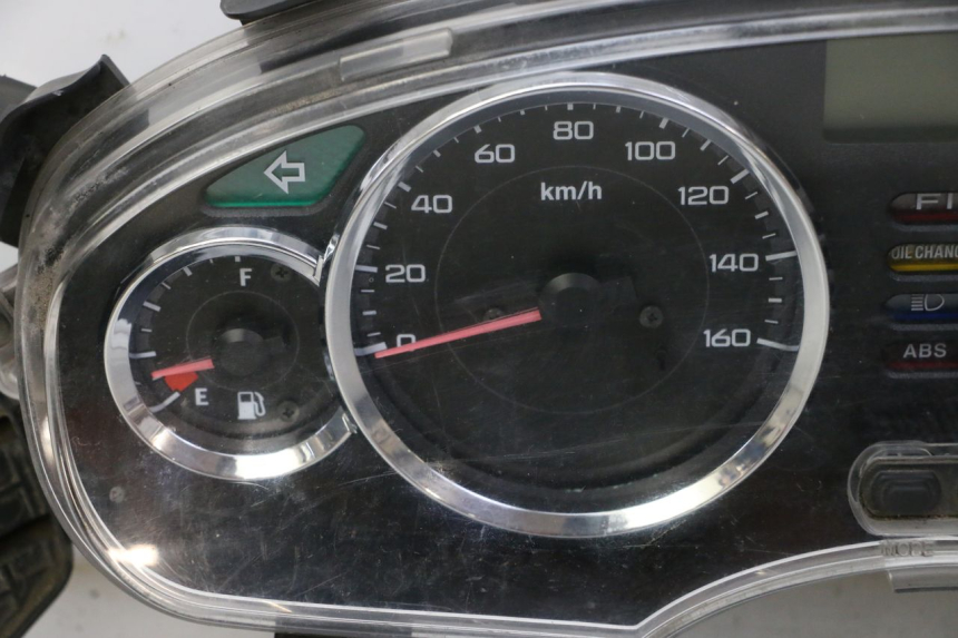 photo de TELLERSTAND HONDA FES S-WING SWING ABS 125 (2007 - 2015) - Zoom op kwaliteit