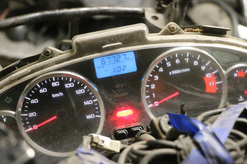 photo de TELLERSTAND HONDA FES S-WING SWING ABS 125 (2007 - 2015) - Technische close-up