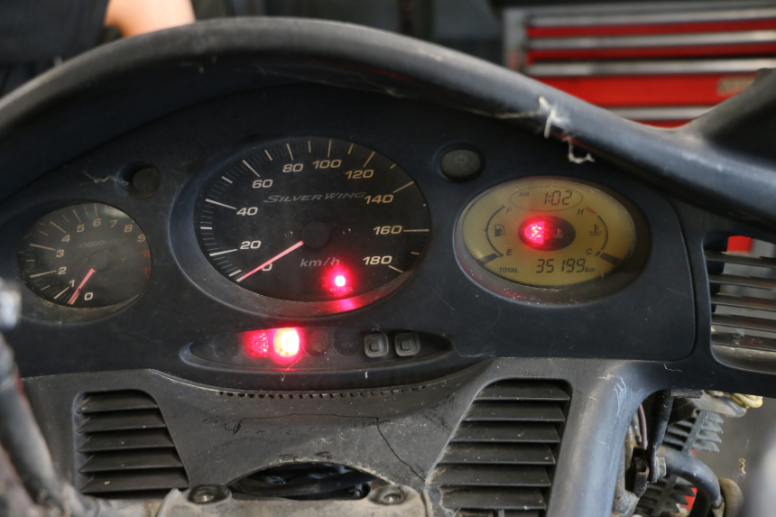 photo de TELLERSTANDMETER HONDA FJS SILVER WING SILVERWING 400 (2005 - 2008) - Zoom op gebruiksstaat