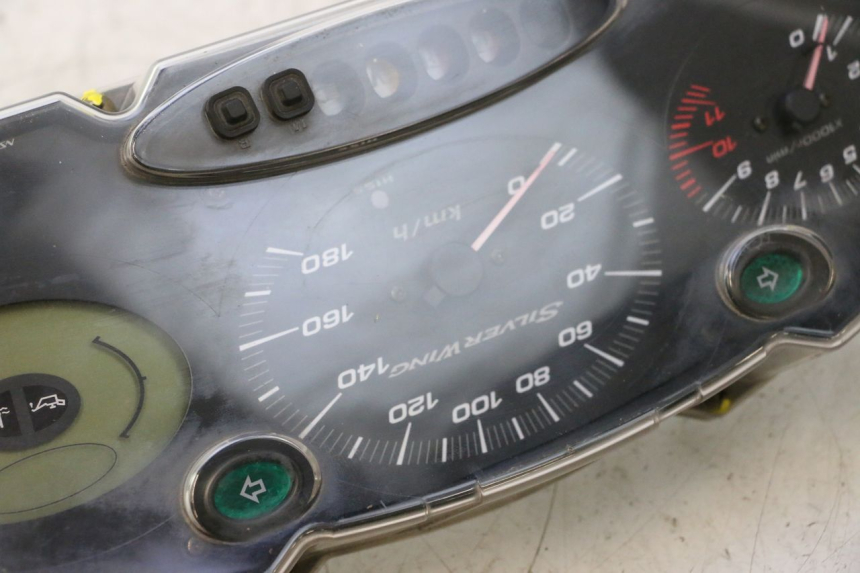 photo de TELLERSTANDMETER HONDA FJS SILVER WING SILVERWING 400 (2005 - 2008) - Andere kijkhoek