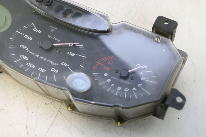 photo de TELLERSTANDMETER HONDA FJS SILVER WING SILVERWING 400 (2005 - 2008) - Bevestigingspunten
