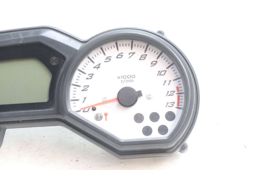 photo de TELLERSTAND YAMAHA FZ8 800 (2010 - 2016) - Zoom op gebruiksstaat