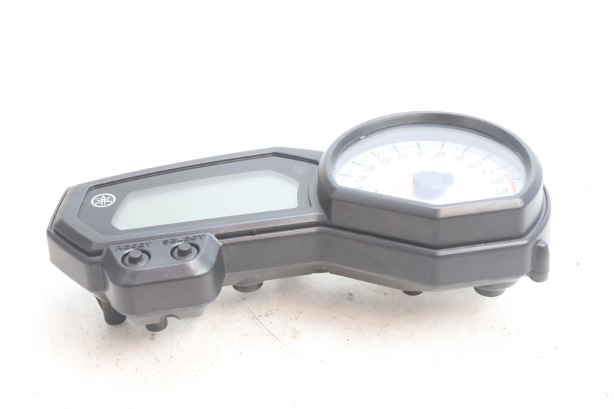 photo de TELLERSTAND YAMAHA FZ8 800 (2010 - 2016) - Andere kijkhoek