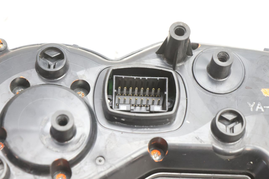 photo de TELLERSTAND YAMAHA FZ8 800 (2010 - 2016) - Staat van het oppervlak