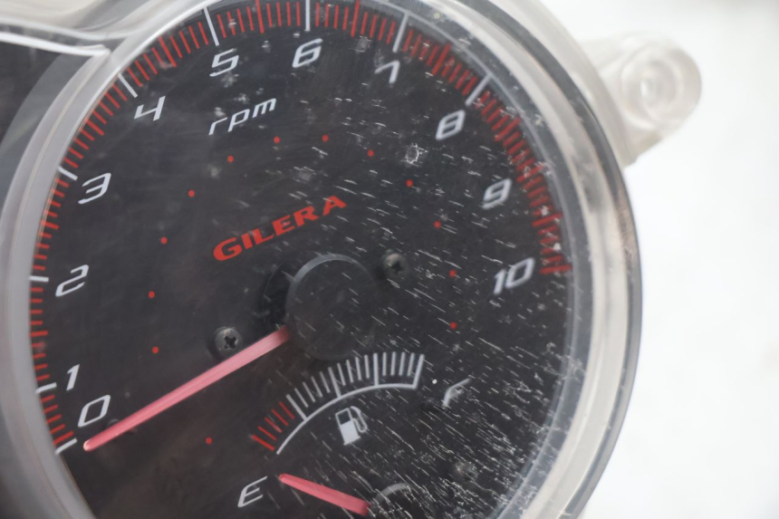 photo de TELLERSTAND GILERA GP 800 (2007 - 2013) - Bevestigingspunten
