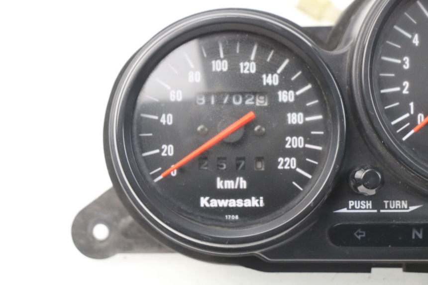 photo de TELLERSTAND KAWASAKI GPZ S 500 (1994 - 2005) - Zoom op componenten