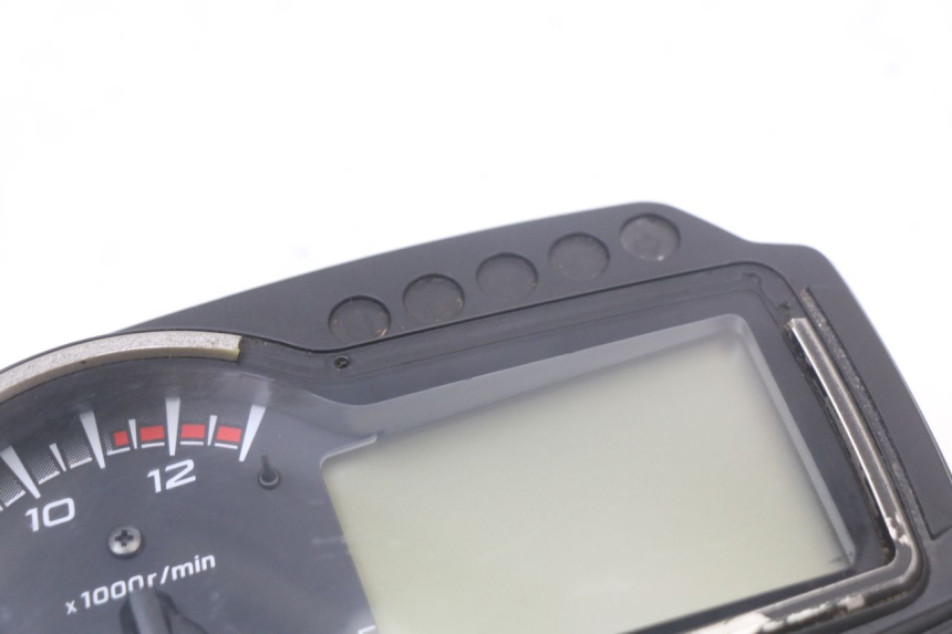 photo de TELLERSTAND SUZUKI GSR 750 (2011 - 2017) - Technische close-up