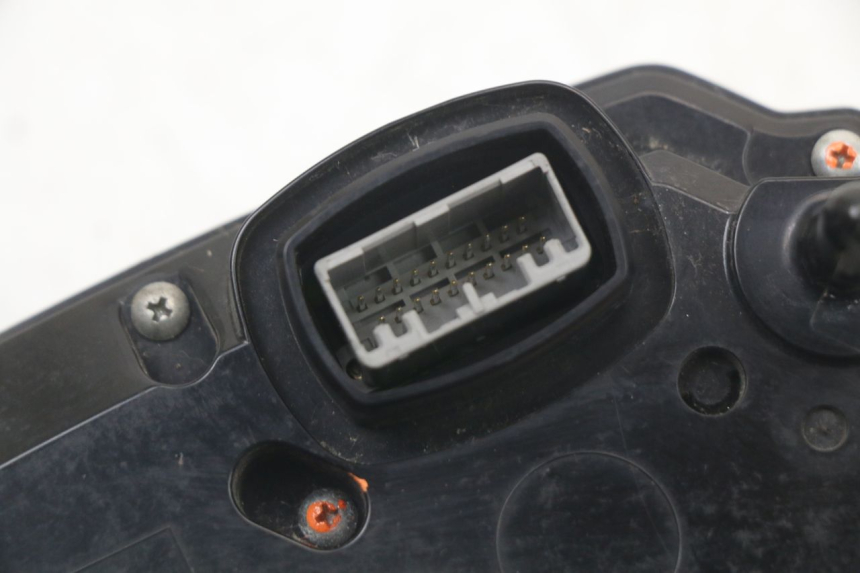 photo de TELLERSTAND SUZUKI GSR 750 (2011 - 2017) - Markeringen en referenties