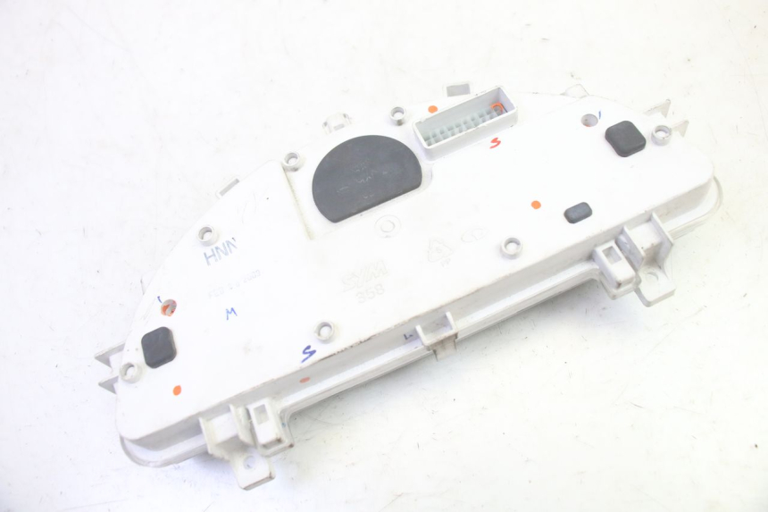 photo de TELLERSTAND SYM GTS EVO 125 (2009 - 2013) - Markeringen en referenties