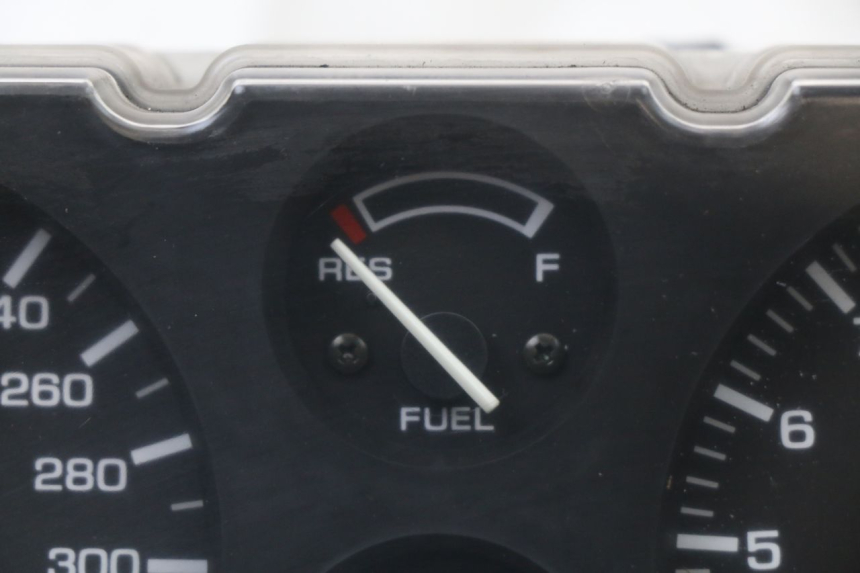 photo de TELLERSTAND HONDA CBR F 1000 (1993 - 1996) - Zoom op gebruiksstaat