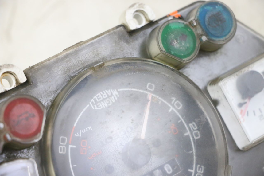 photo de TELLERSTAND PEUGEOT JET FORCE CARBU 50 (2003 - 2016) - Kenmerkende details