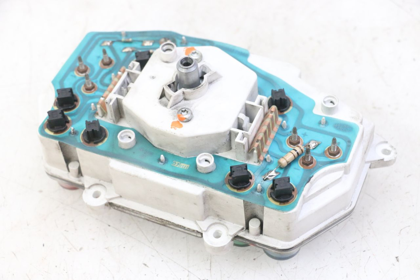 photo de TELLERSTAND PEUGEOT JET FORCE CARBU 50 (2003 - 2016) - Andere kijkhoek