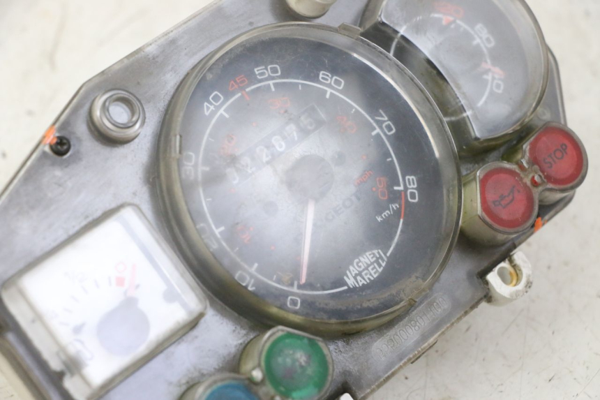 photo de TELLERSTAND PEUGEOT JET FORCE CARBU 50 (2003 - 2016) - Staat van het oppervlak