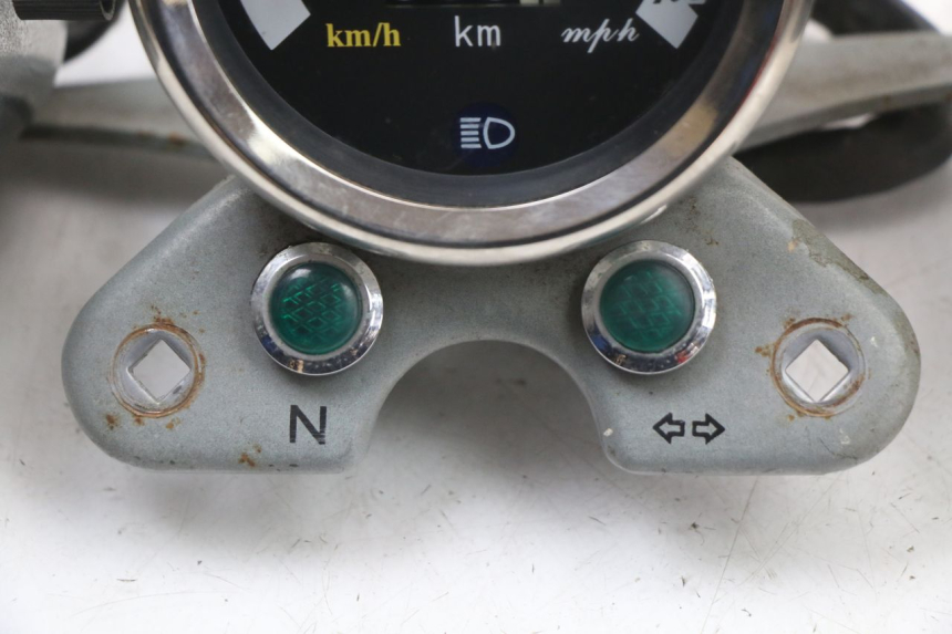 photo de TELLERSTANDMETER JINLUN JL HIGHLANDER 125 (2007 - 2015) - Technische close-up