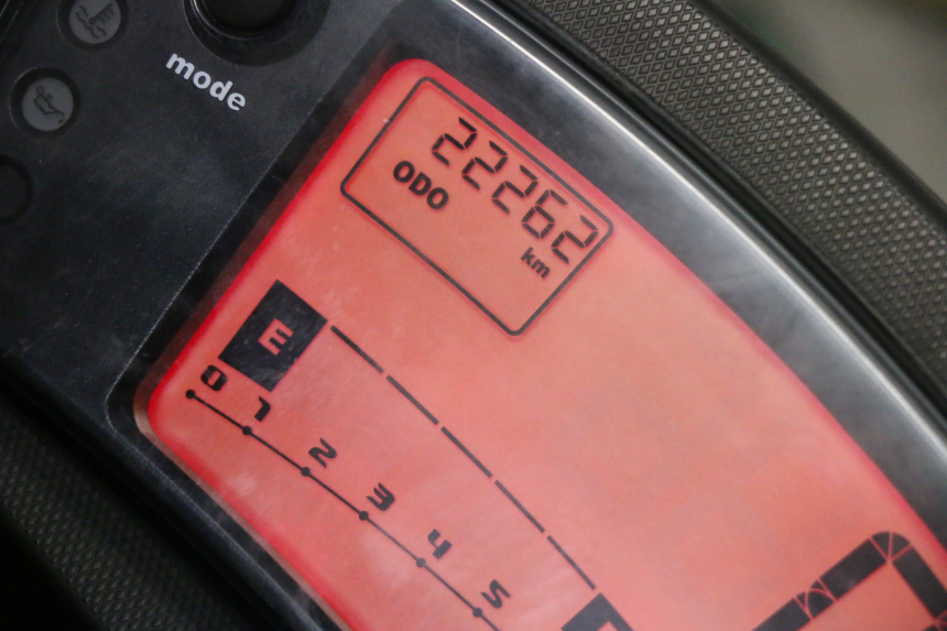 photo de TELLERSTAND KAWASAKI ER-6 ER6 F 650 (2009 - 2011) - Kenmerkende details
