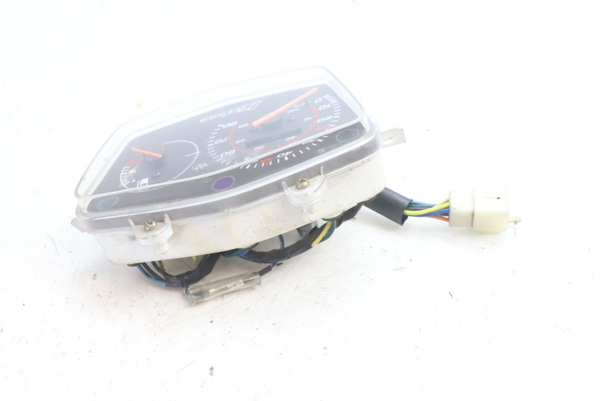 photo de TELLERSTAND PEUGEOT KISBEE 2T 50 (2010 - 2017) - Overzicht
