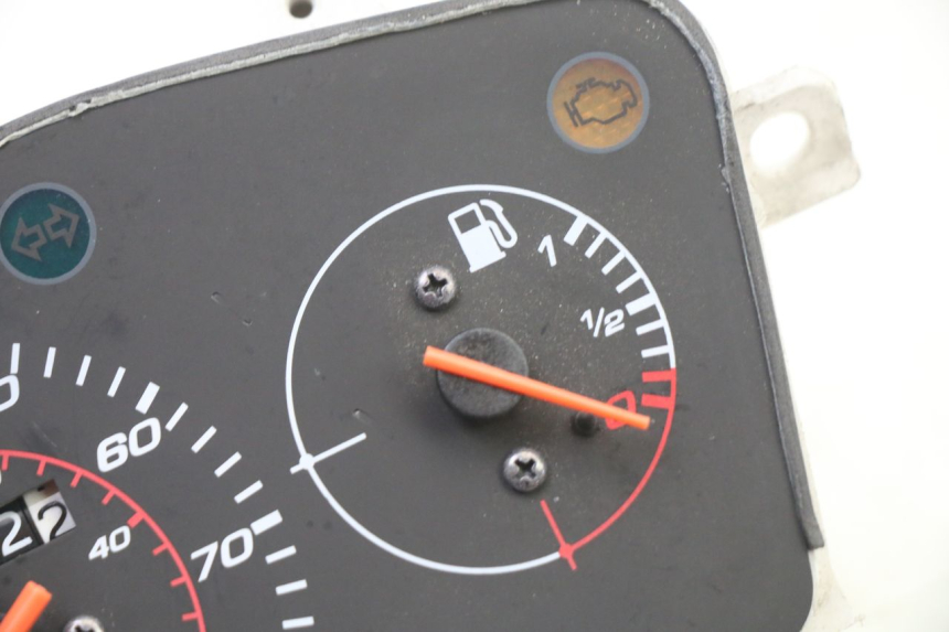 photo de TELLERSTAND PEUGEOT KISBEE 4T 50 (2018 - 2022) - Zoom op gebruiksstaat