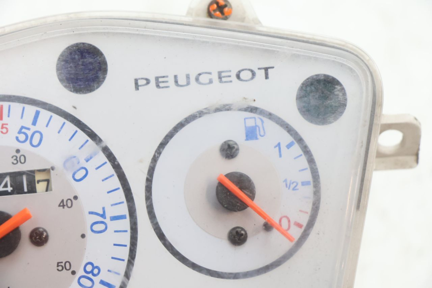 photo de TELLERSTANDMETER PEUGEOT KISBEE 4T 50 (2010 - 2017) - Zoom op gebruiksstaat