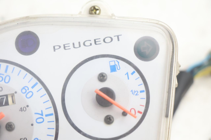 photo de TELLERSTANDMETER PEUGEOT KISBEE 4T 50 (2010 - 2017) - Zoom op gebruiksstaat