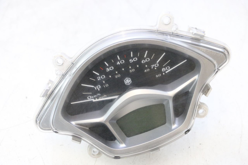 photo de TELLERSTAND PIAGGIO LIBERTY IGET 4T 50 (2015 - 2020) - Hoofdaanzicht