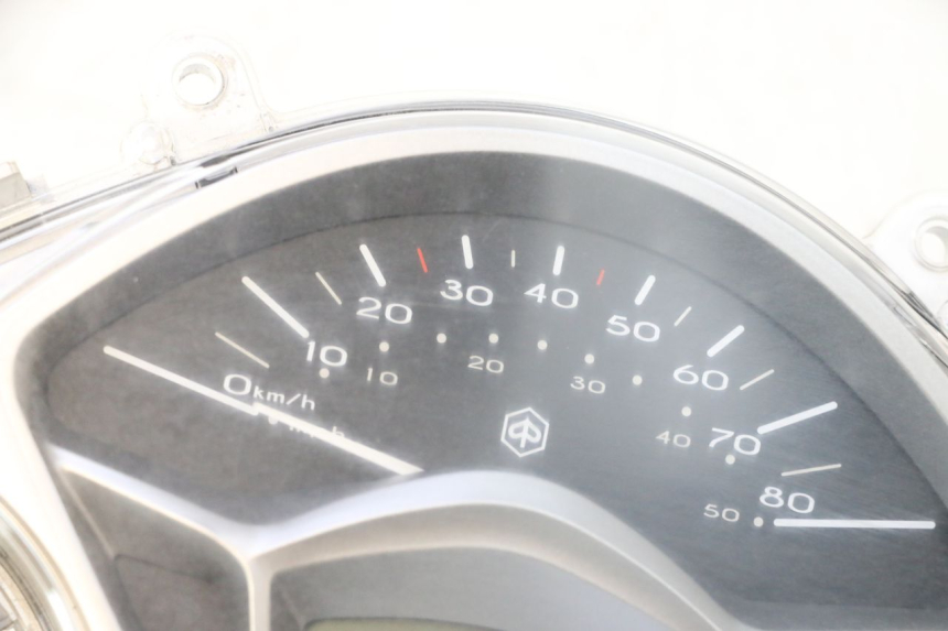 photo de TELLERSTAND PIAGGIO LIBERTY IGET 4T 50 (2015 - 2020) - Alternatieve hoek