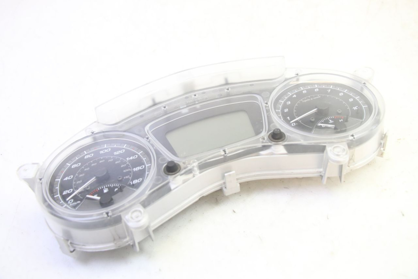 photo de TELLERSTAND PIAGGIO MP3 HPE 350 (2018 - 2020) - Bevestigingspunten