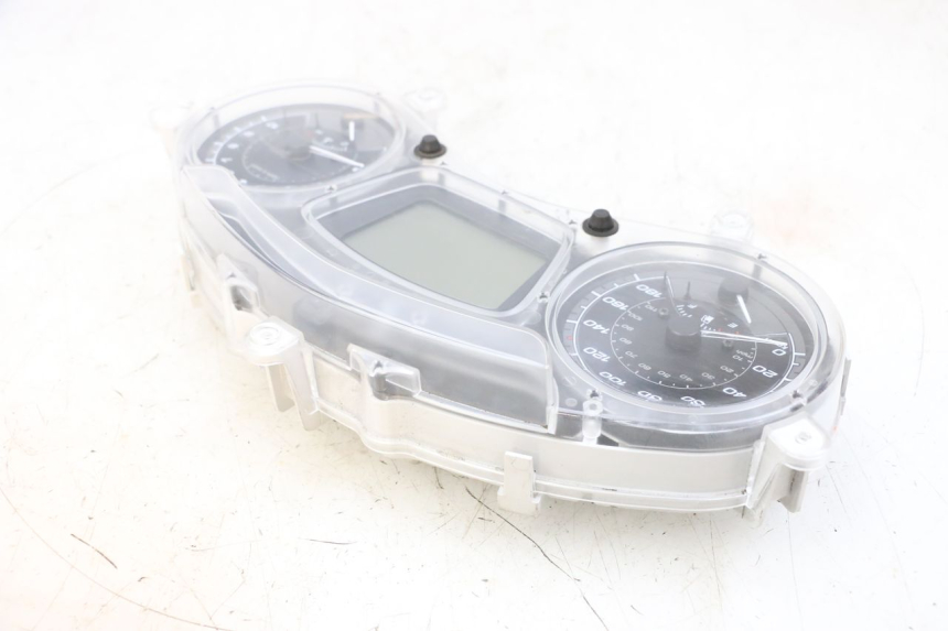 photo de TELLERSTAND PIAGGIO MP3 HPE 300 (2019 - 2026) - Staat van het oppervlak