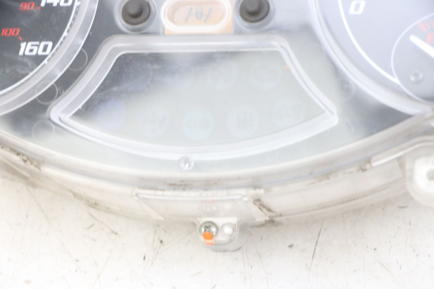 photo de TELLERSTAND PIAGGIO MP3 LT 300 (2010 - 2016) - Kenmerkende details