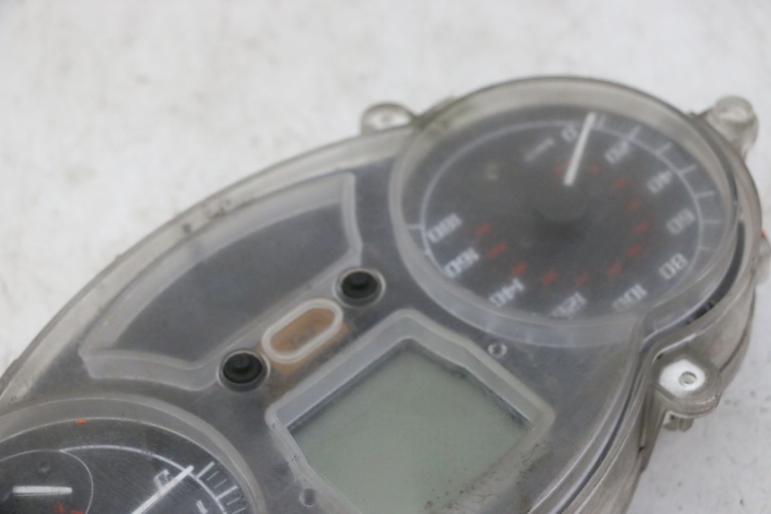 photo de TELLERSTAND PIAGGIO MP3 LT 400 (2007 - 2012) - Zoom op componenten