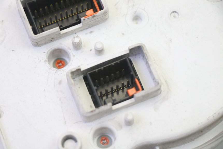 photo de TELLERSTAND PIAGGIO MP3 LT 300 (2010 - 2016) - Zoom op componenten