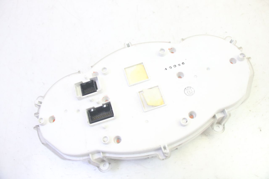 photo de TELLERSTAND PIAGGIO MP3 LT 400 (2007 - 2012) - Markeringen en referenties