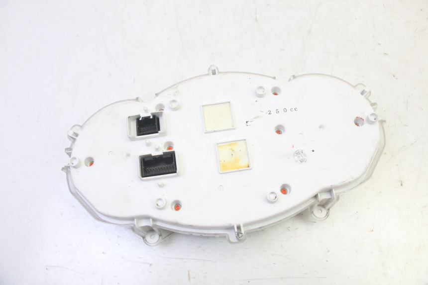 photo de TELLERSTAND PIAGGIO MP3 RL 250 (2006 - 2010) - Staat van het oppervlak