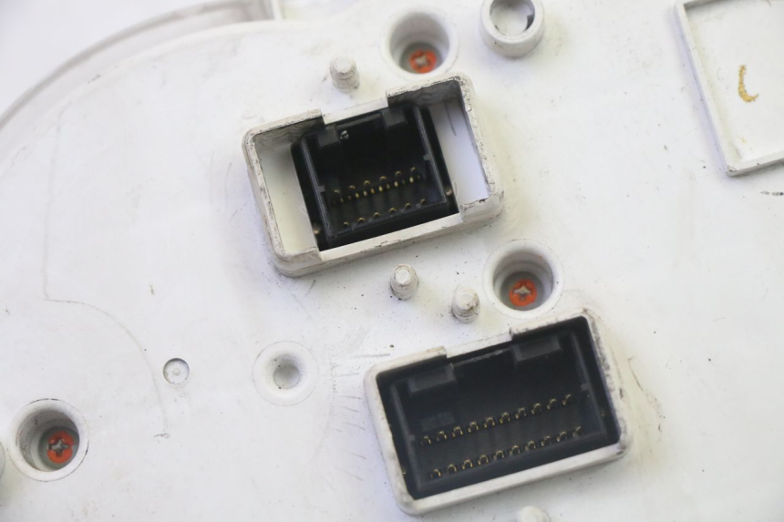 photo de TELLERSTAND PIAGGIO MP3 500 (2011 - 2015) - Kenmerkende details