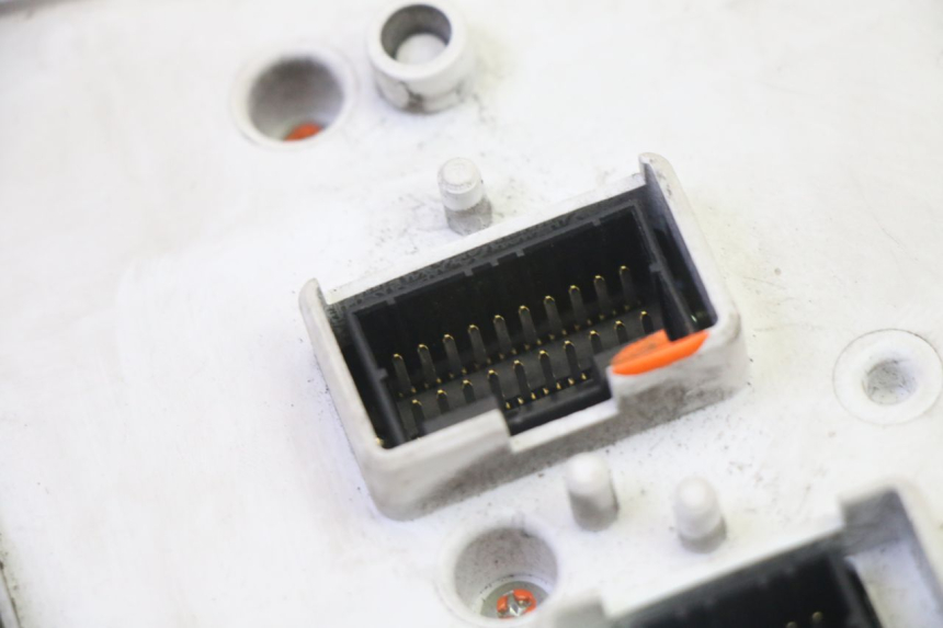 photo de TELLERSTANDMETER PIAGGIO MP3 125 (2006 - 2014) - Kenmerkende details