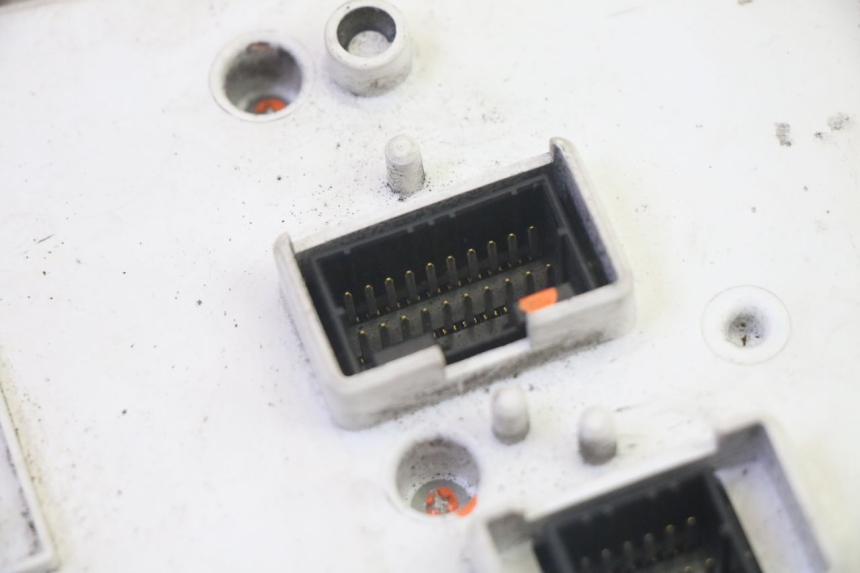 photo de TELLERSTANDMETER PIAGGIO MP3 125 (2006 - 2014) - Kenmerkende details