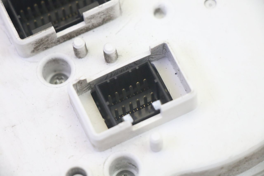 photo de TELLERSTAND PIAGGIO MP3 RL 250 (2006 - 2010) - Kenmerkende details