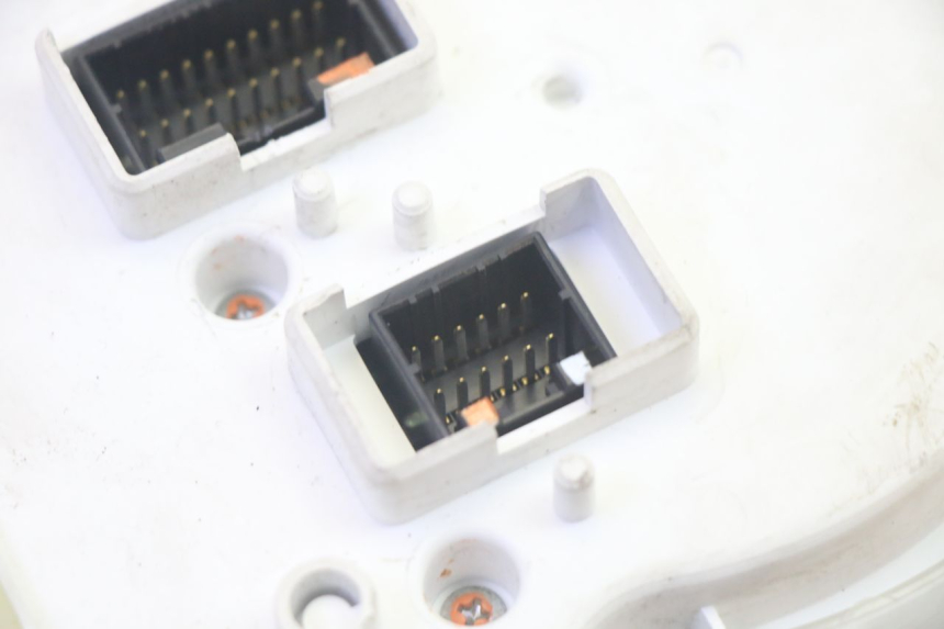 photo de TELLERSTAND PIAGGIO MP3 RL 250 (2006 - 2010) - Zoom op componenten