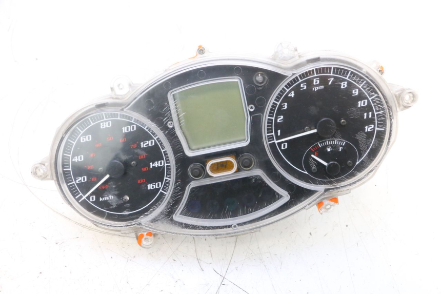 photo de TELLERSTAND PIAGGIO MP3 RL 250 (2006 - 2010) - Hoofdaanzicht